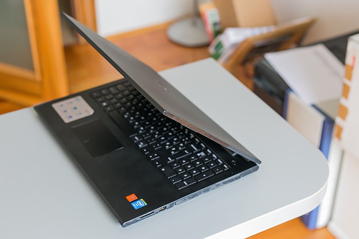 Dell Inspiron 15 3000 (9).jpg